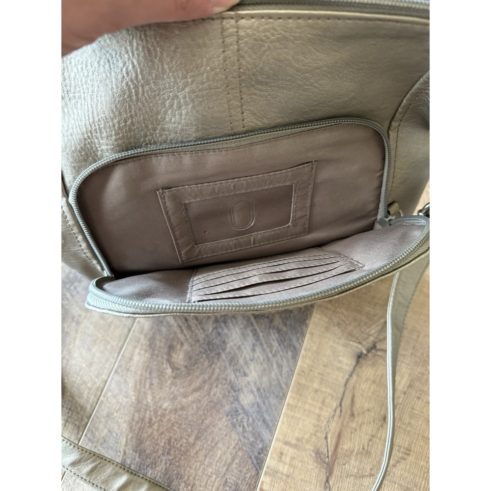 Relic Metallic Silver Crossbody Purse With Adjustable Strap - Picture 4 of 6